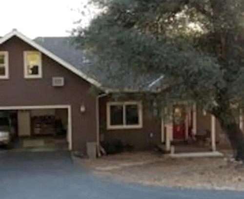 Penn Valley Cabina | Private Accommodation for a Couples' Getaway in Penn Valley, California
