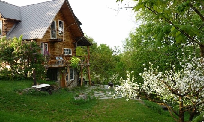 West Pawlet Cabina | Cabaña de madera privada y artística, traiga a sus mascotas y disfrute de lo mejor de Vermont