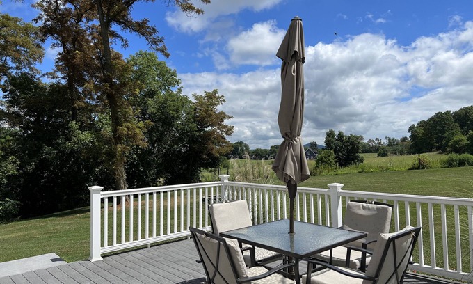Centre Hall Casa | Private and charming 5 bedroom home 15 minutes from campus!