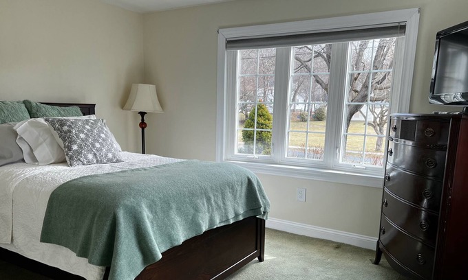 Dalton Casa | Private and Cheerful Berkshire Oasis in Dalton with in-ground pool