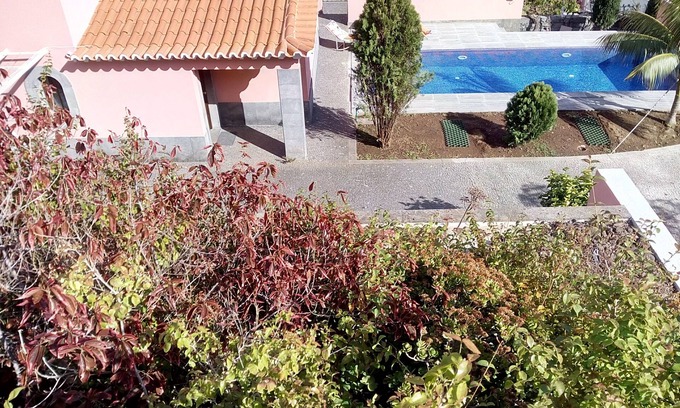 Tabua Casa | Piscina privada climatizada - WiFi gratis - TV cable y satélite - Gran jardín
