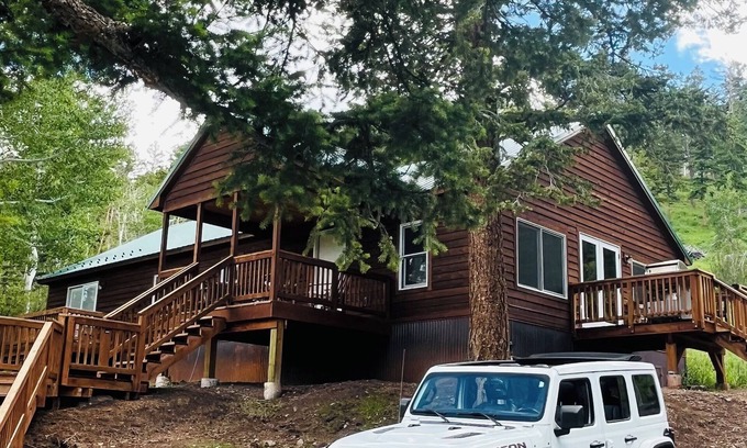 Ridgway Cabina | Private and peaceful 3 br cabin in the woods with new Hot Tub