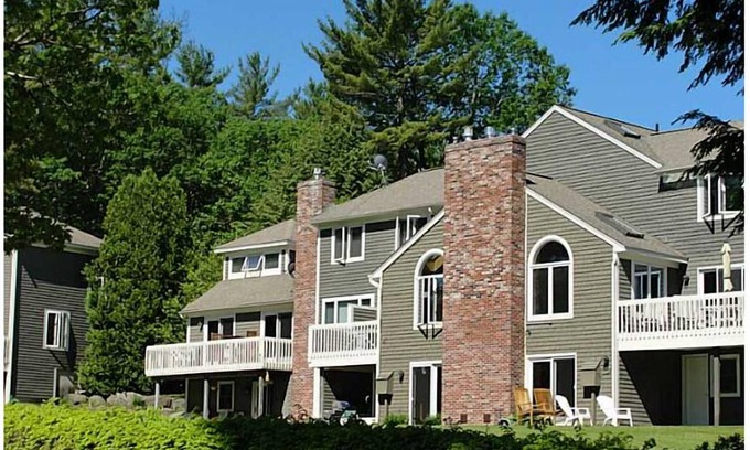 North Bridgton Casa | Unidad privada y tranquila frente al lago con playa privada y muelle