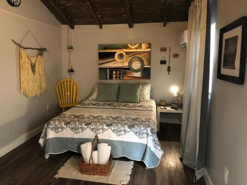 Coral Way Apartamento | Private and Secluded Studio in Little Havana - 6V