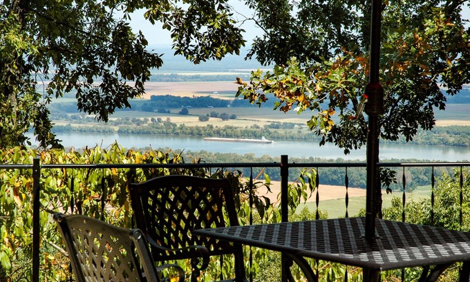 Morrilton Casa | Impresionantes vistas del río Arkansas desde Edge House.