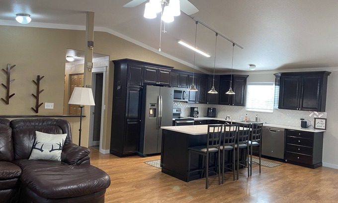 Fairbanks Casa | Private and Tranquil home- on Chena Hotsprings Rd