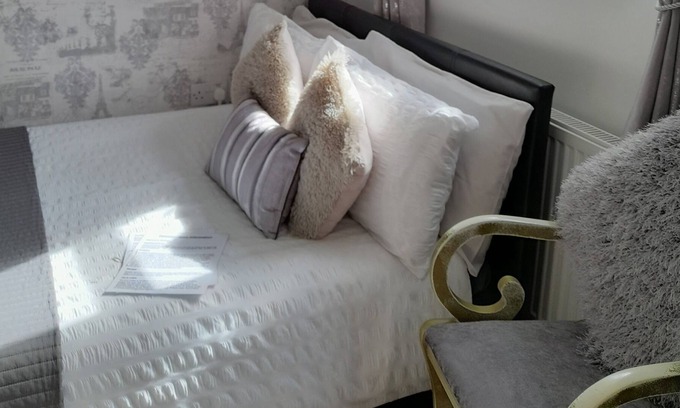 Catshill Cama Y Desayuno | Private annex by Lickey Hills