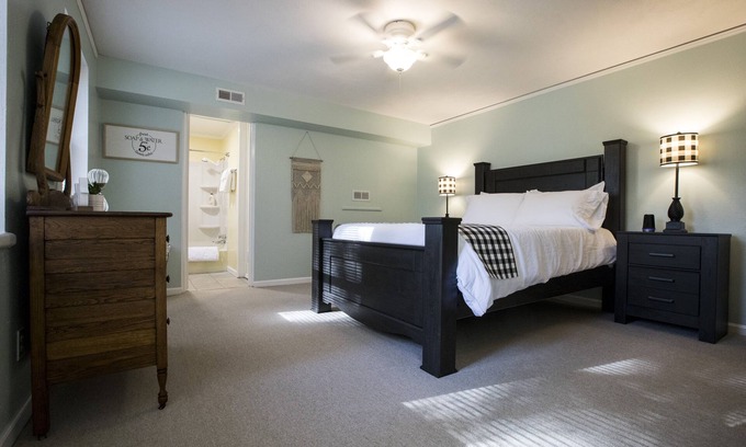 Brevard Apartamento | Apartamento privado de lujo en el corazón de Brevard, con 1 dormitorio para 4 personas,