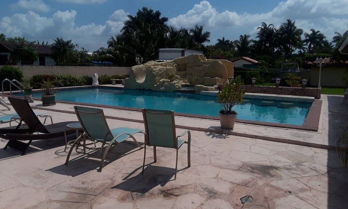 Tamiami Apartamento | Private Apartment with pool access