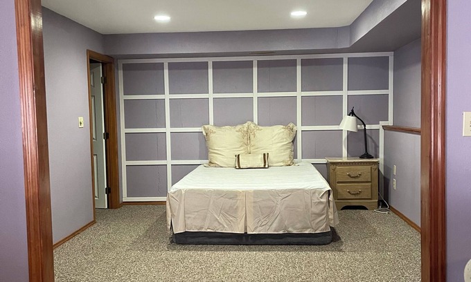 Swansea Apartamento | Private apt/in-law suite in Swansea, IL. Long term rental only: 6-12 months.