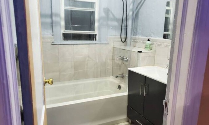 Flatlands Apartamento | Private APT w 1 King Bed 1 Lounge Room
