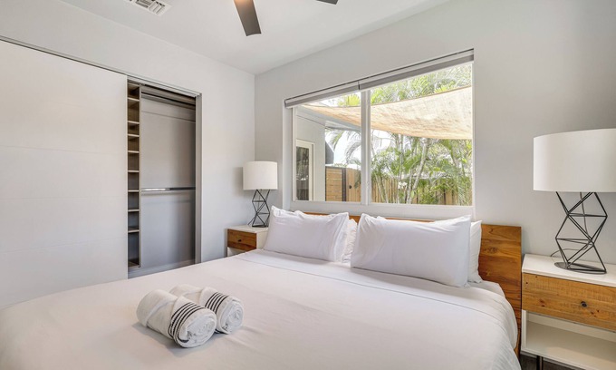 Wilton Manors Cabaña | Private Backyard: Dog-friendly Wilton Manors Home!