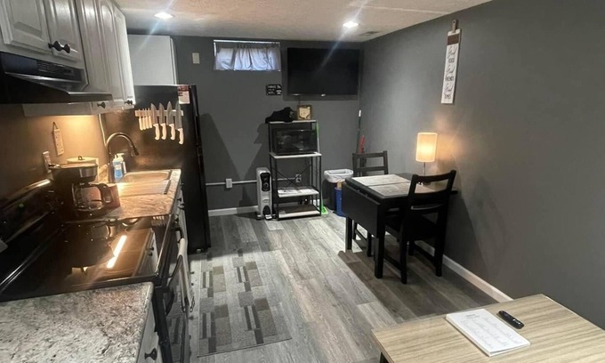 Fairborn Apartamento | Private Basement Apt With Kitchen, all Inclusive. Near WPAFB & WSU!
