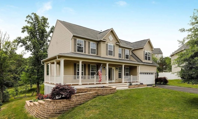 Linton Hall Casa | Private Basement Guest Suite near Jiffy Lube, IAD Airport, Washington D.C