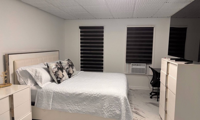 Lawrenceville Casa | Private Basement Private Side Entry 4 Bed 1Bath Suite A