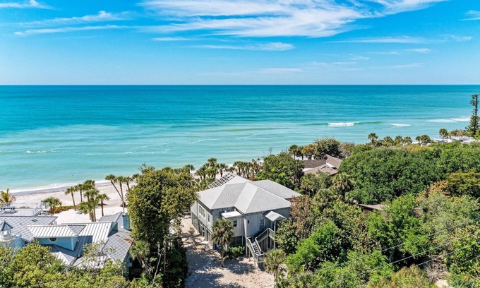 Englewood Casa | Private Beach and Incredible Sunsets-Exquisite Home