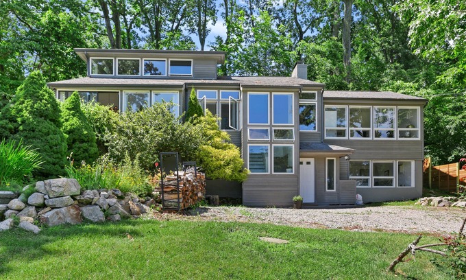 Norwalk Casa | Private Beach Community, Long Island Sound Water Views