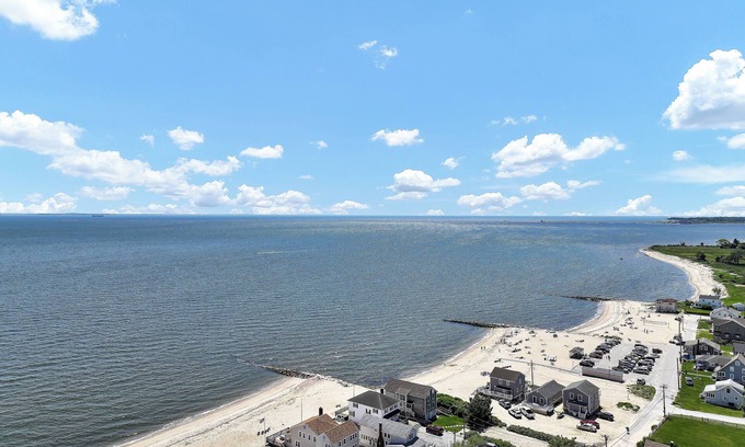 New England Casa | Private Beach front Oasis Located at White Sands Beach!