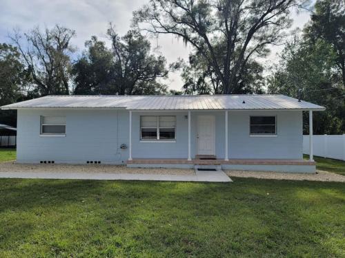 Fellowship Casa | Private & Beautiful - 3 BR Home - Fenced Backyard