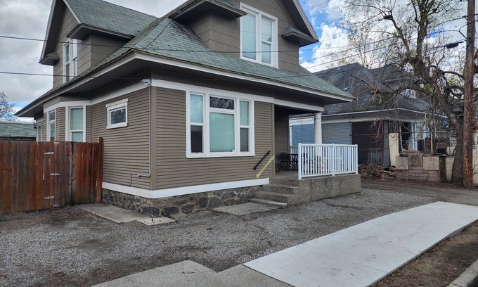 West Central Casa | Private bedroom- #3 in West-Central neighborhood, walking distance to Downtown
