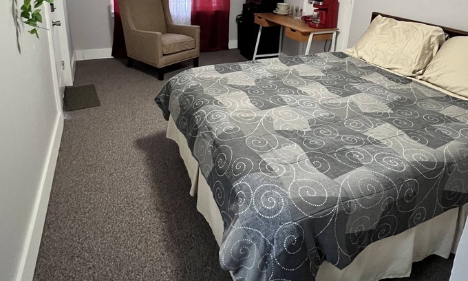 Rolla Apartamento | Private Bedroom Less Than A Mile from Highway