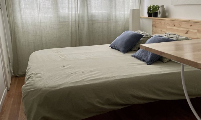 Bron Cama Y Desayuno | Private bedroom plus shower room and toilet