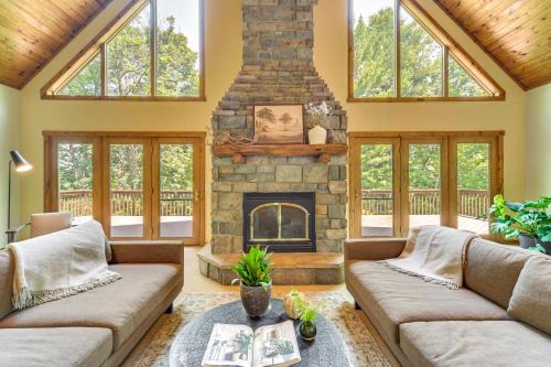 Amery Casa | Private Boat Dock Lake Wapogasset Retreat!