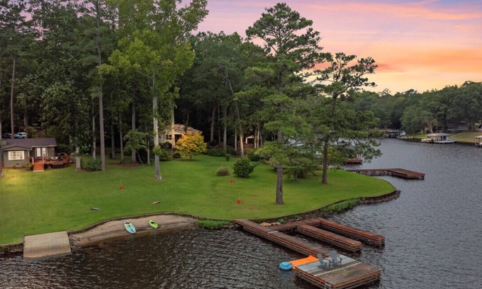 Eatonton Casa | Private Boat Ramp, Docks, Huge Views, Dog Friendly