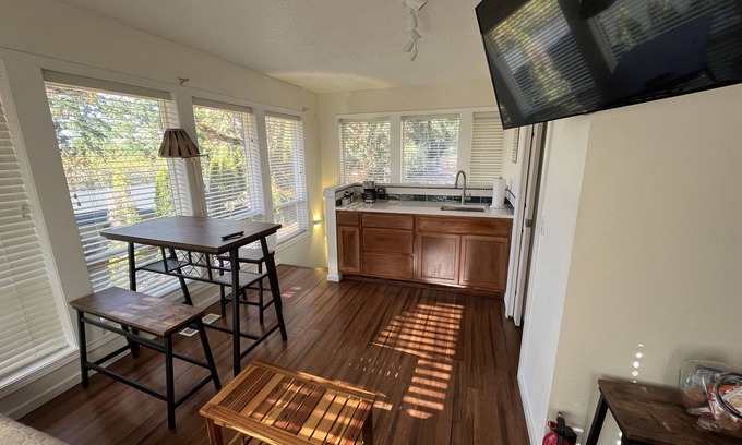 Bull Mountain Apartamento | Private Bull Mountain Apartment