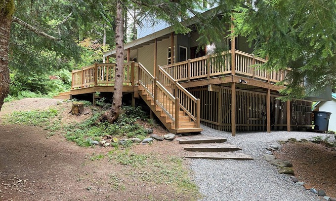 Enumclaw Cabina | Private Cabin Hike Mt.Rainier, Sunrise & Crystal Mt