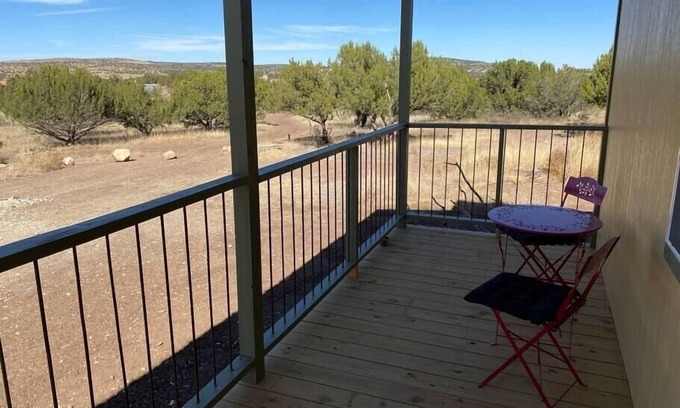 Alpine Cabina | *Private 'Cabin In the Woods' - Sleeps 4 w/ PORCH