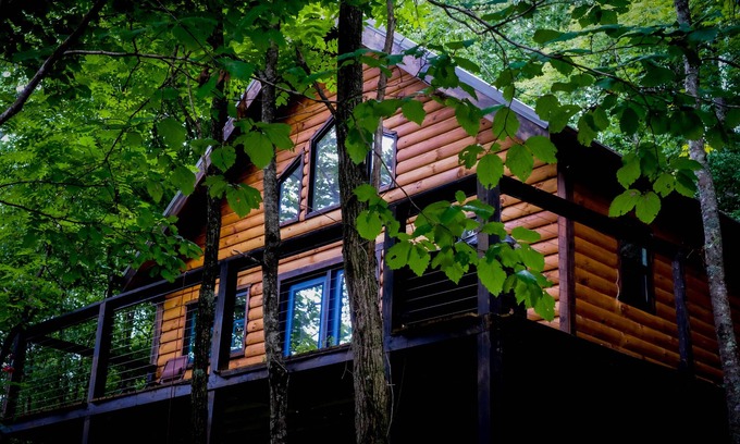 Butler Casa | Private cabin tucked away in the trees