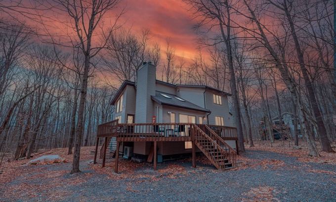 Gouldsboro Cabina | Private Cabin in Wooded Oasis with many amenities!