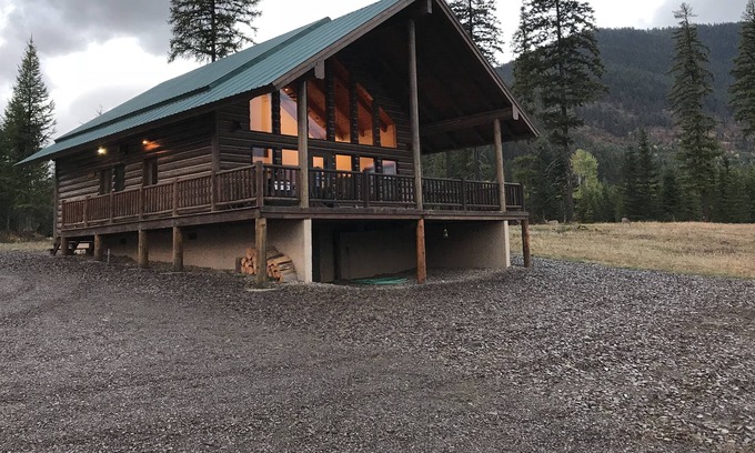 Noxon Casa | Cabaña privada con majestuosas montañas y vistas al lago!