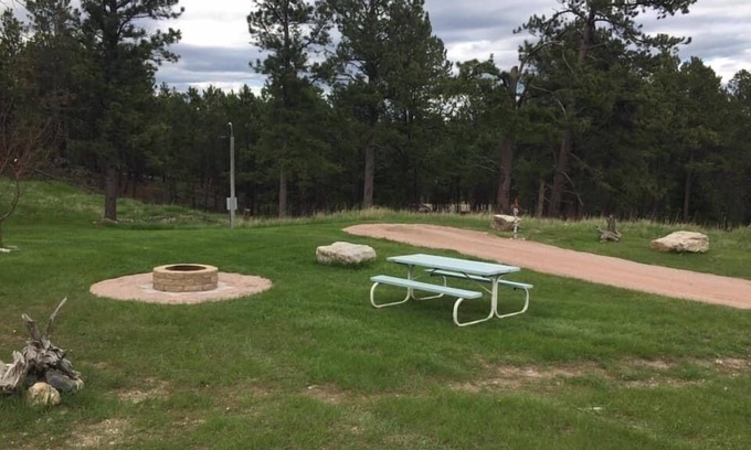 Custer Alquiler De RV | Private Camper Site near Popular Attractions