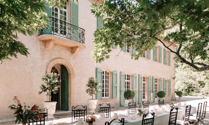 Lamanon Casa | Private castle with swimming pool in Provence