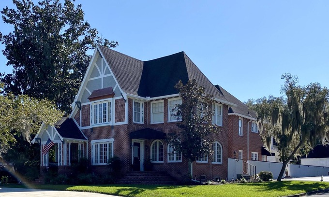 Historic District Casa | Histórico apartamento privado en Ocala 1/1 a pie de la plaza del centro
