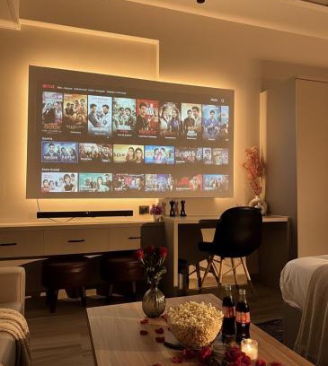 Greater Noida Apartamento | Private Cinema Apartment By Buddies Home