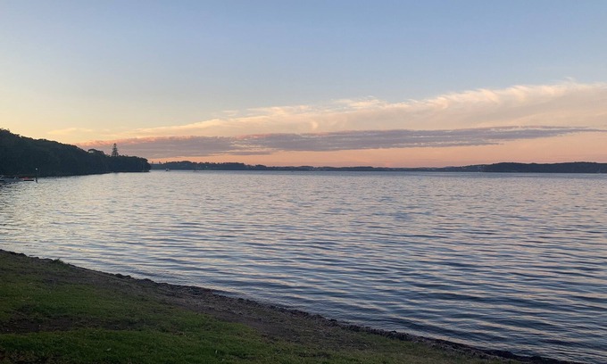 Lake Macquarie City Council Cabaña | Private cottage. 1 minute to a beautiful lake