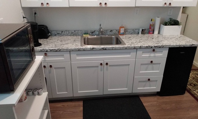 Burien Cabaña | Private cottage by SeaTac airport with WiFi