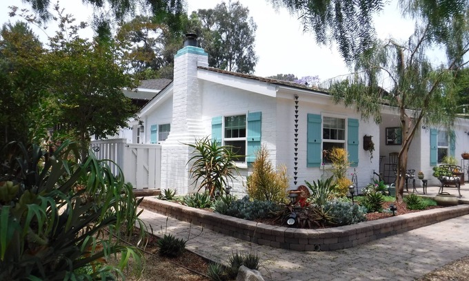 Encinitas Casa | Cottage privado! Es fácil caminar por el parque de Encinitas y Moonlight Beach.
