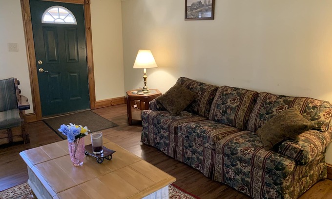 Beach Haven Cabaña | Private cottage on Susquehanna river Very private !!