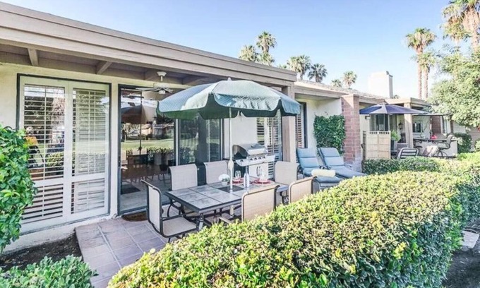 Palm Desert Casa | Private Country Club Condo on awesome golf course!
