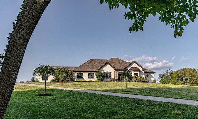 Finchville Casa | Private Country Oasis with trees, outdoor kitchen, heated pool/Hottub