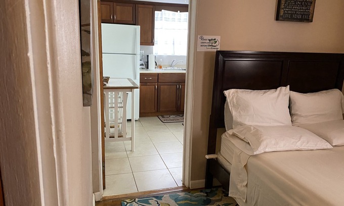 Estate Ruby Apartamento | ¡RECIENTEMENTE RENOVADO! Acogedor apartamento privado de 1 dormitorio / baño