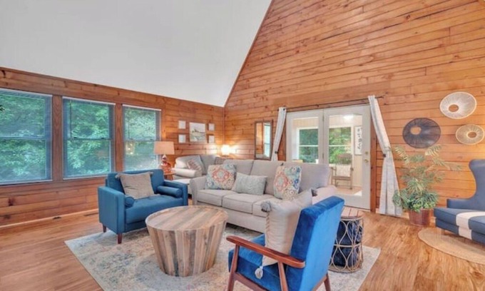 Hickory Casa | Private, Cozy A-Frame Cottage