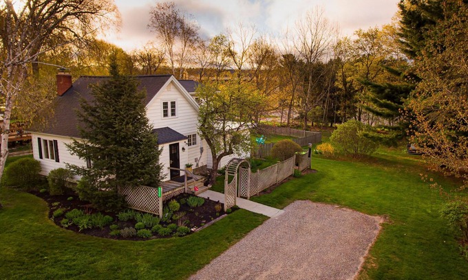Walloon Lake Cabaña | Private Cozy Cottage in Charming Walloon Lake Village - Sleeps 13!
