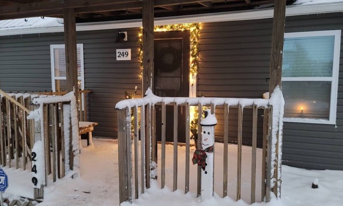 South Charleston Casa | Private COZY home- RAVE REVIEWS- located in charming village- 8 miles to I-70!