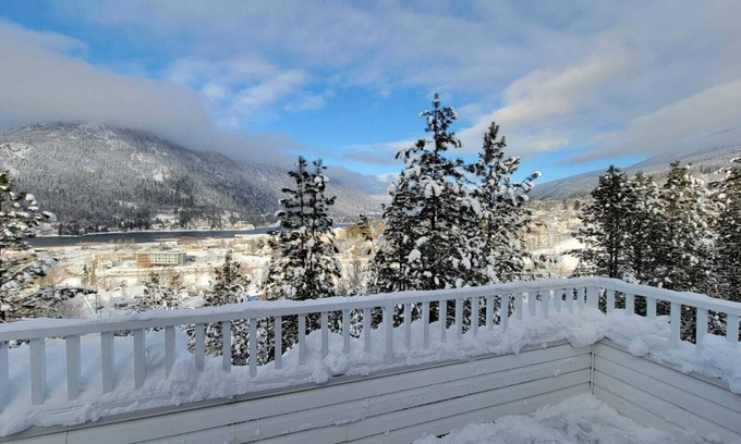 Nelson Casa | Private cozy Nelson long stay home with stunning views
