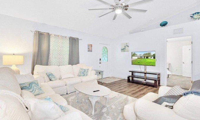 Crystal River Casa | Private Crystal River Getaway Minutes to Springs!